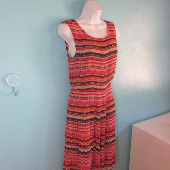 DKNY Size 4 Spring Summer Colorful Striped Knee Length Dress Pleats  Rear Zip - Picture 1 of 12